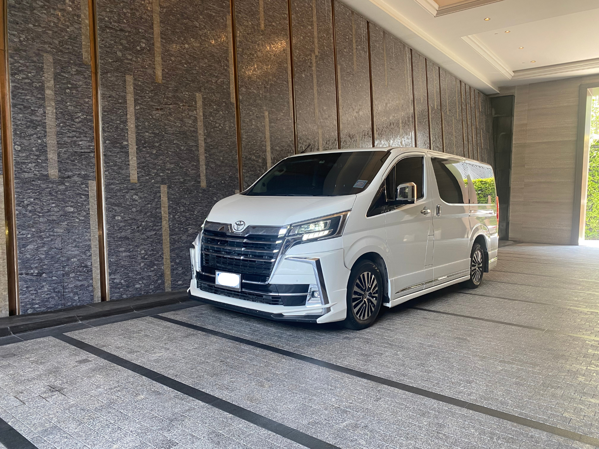 เช่ารถ Toyota Majesty กรุงเทพ