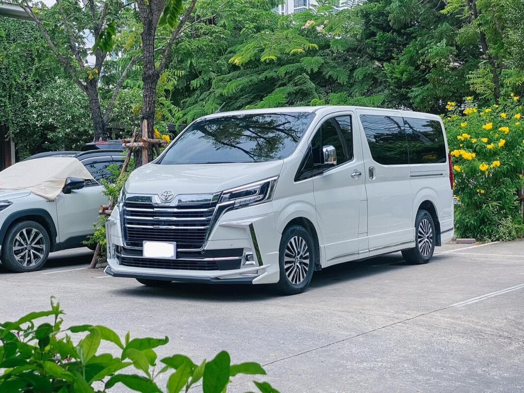 ราคาค่าเช่ารถ Majesty พร้อมคนขับ